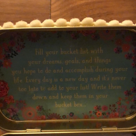 NWT BUCKET LIST - Picture 3 of 3